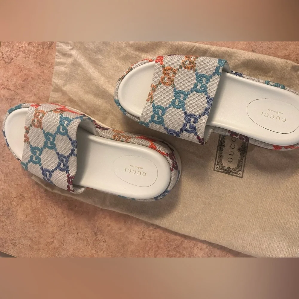 MUTI COLOR GUCCI SLIDES🌈 - Picture 5 of 8